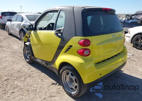 2010 Smart Fortwo Passion/Pure z USA, uszkodzony, nr VIN WMEEJ3BAXAK370325